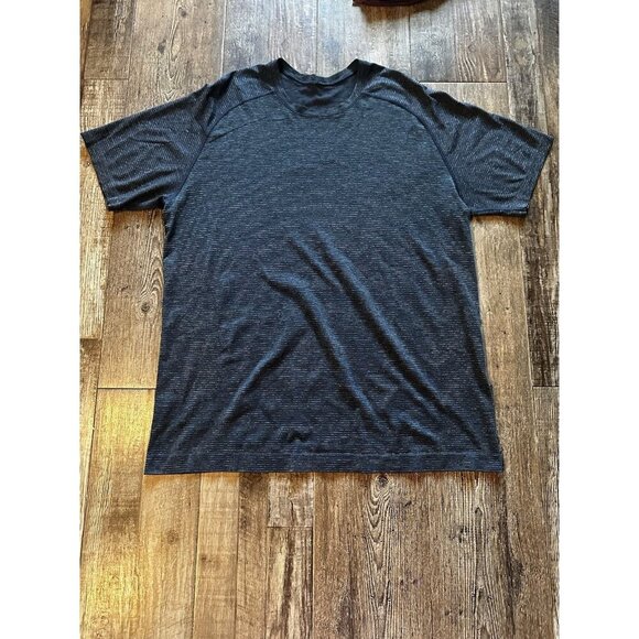 Lululemon Men's Metal Vent Tech Short Sleeve Green and Navy Stripe Size XL - Picture 1 of 4